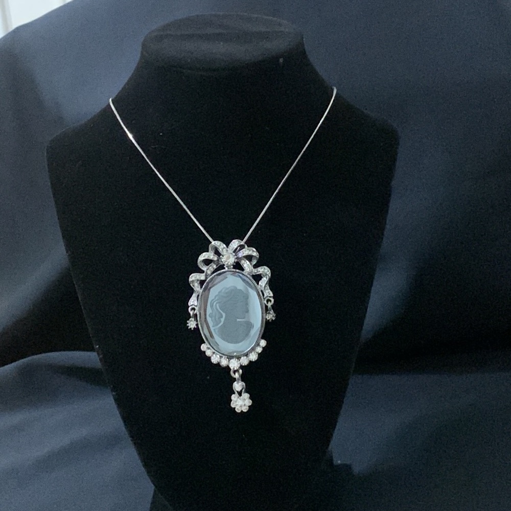 Cameo style necklace with silver and diamond rhinestones